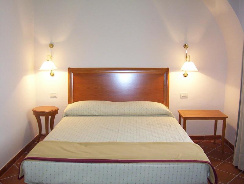Classic Double Room image 1