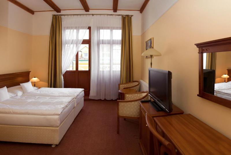 Superior Double or Twin Room image 3