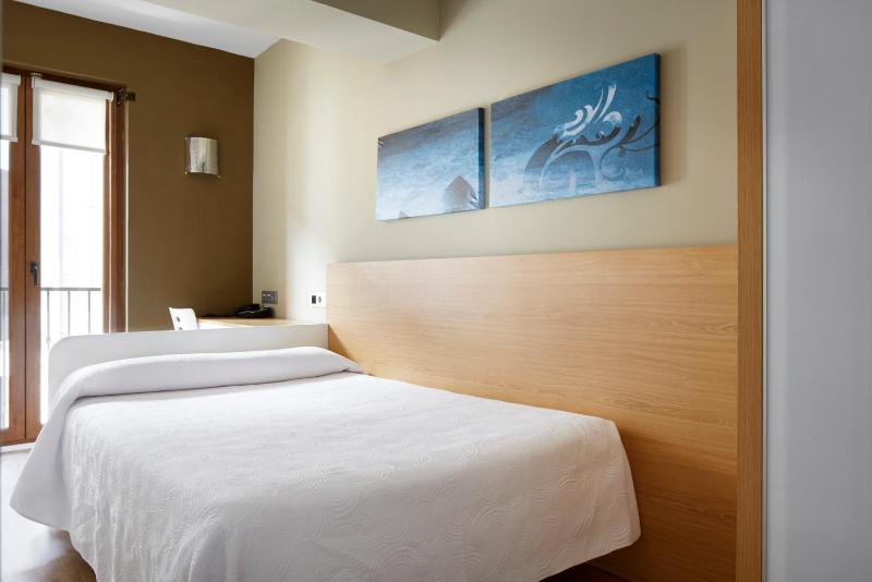 Single Room image 1