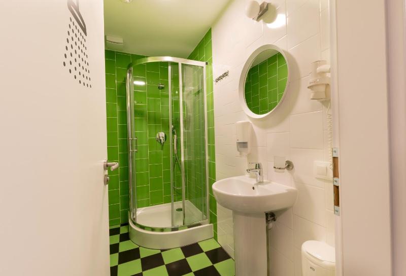 Twin or Double Room Ensuite image 1