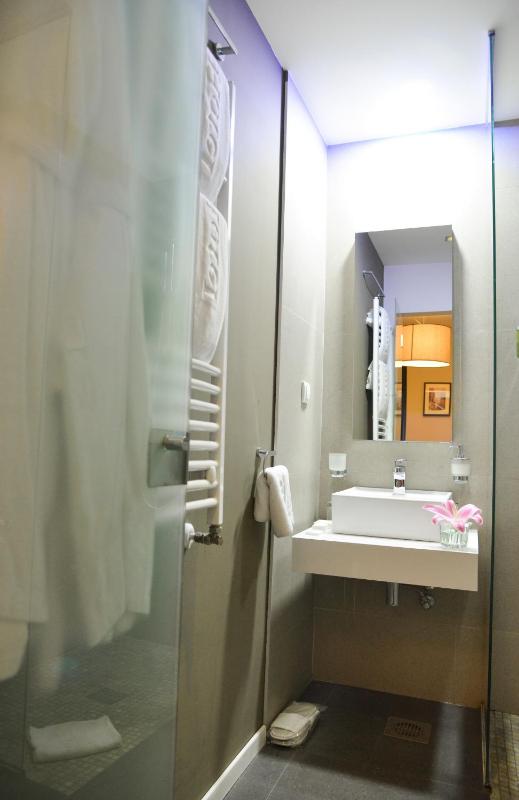 Single Room image 2