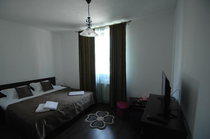 Deluxe Room image 3