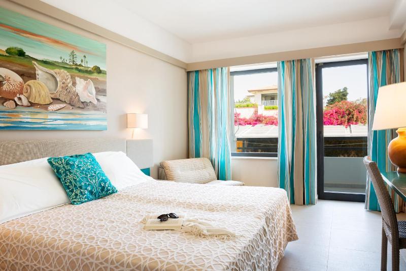 Standard Double or Twin Room image 2