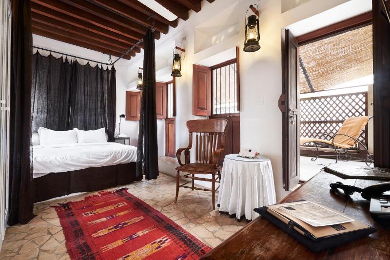 Superior Double Room - Non-Smoking image 2