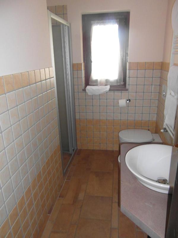 Small Double Room image 4
