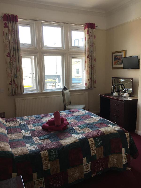 Double Room with Private Bathroom image 2