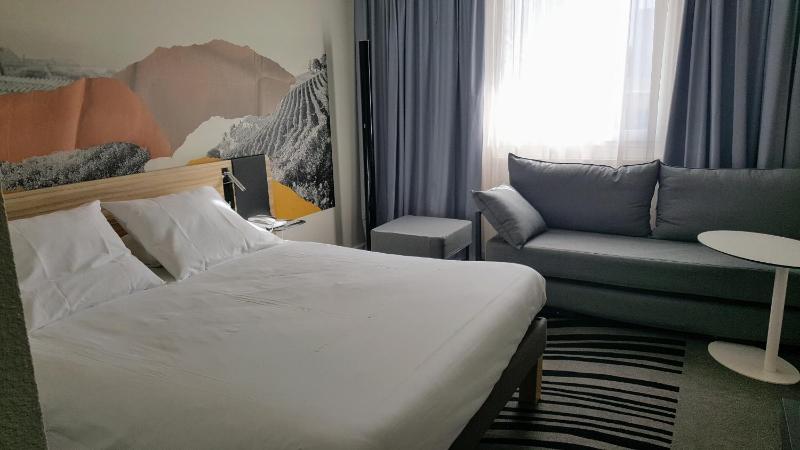 Superior Double Room with Sofa Bed image 1