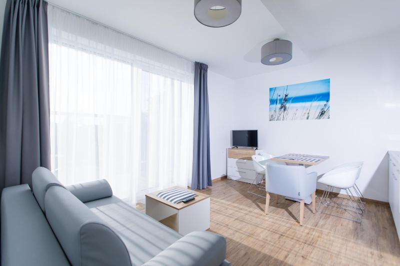 Apartamenty Villa Baltica Rewal - jacuzzi na dachu wi-fi parking w cenie - image 28