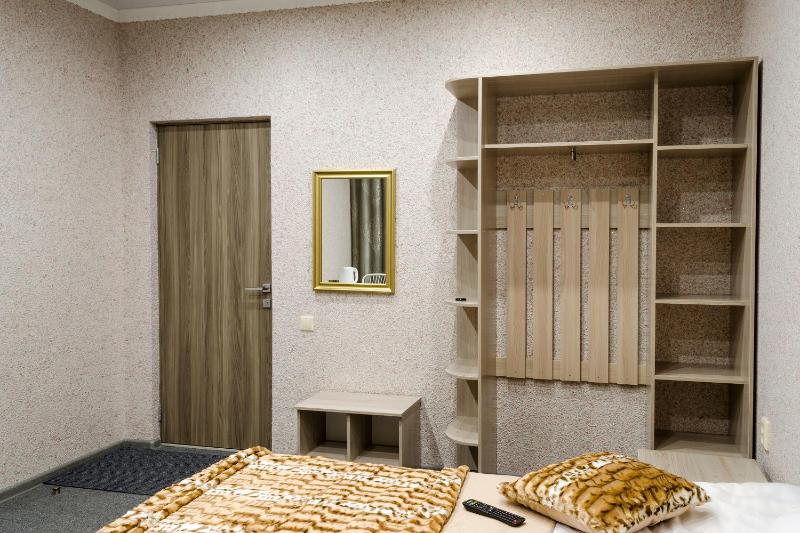 Double Room with Shared Bathroom image 3
