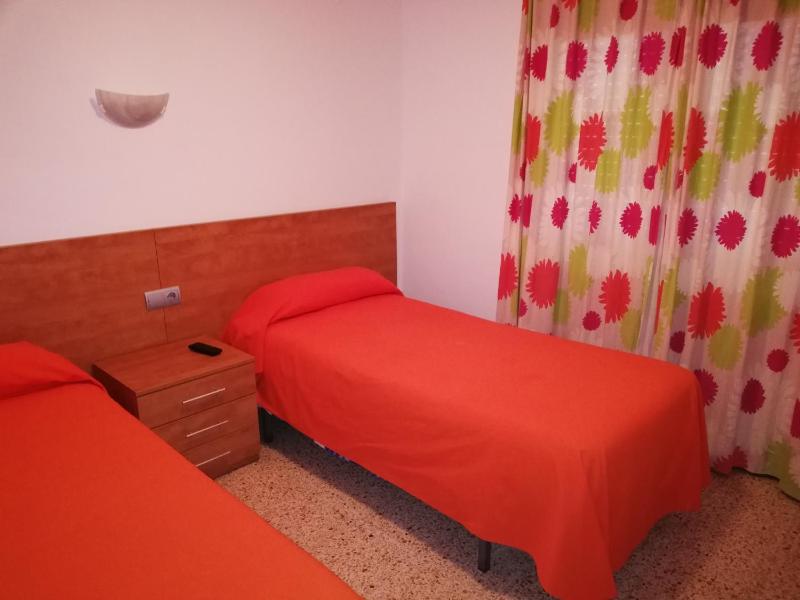 Family Room image 3