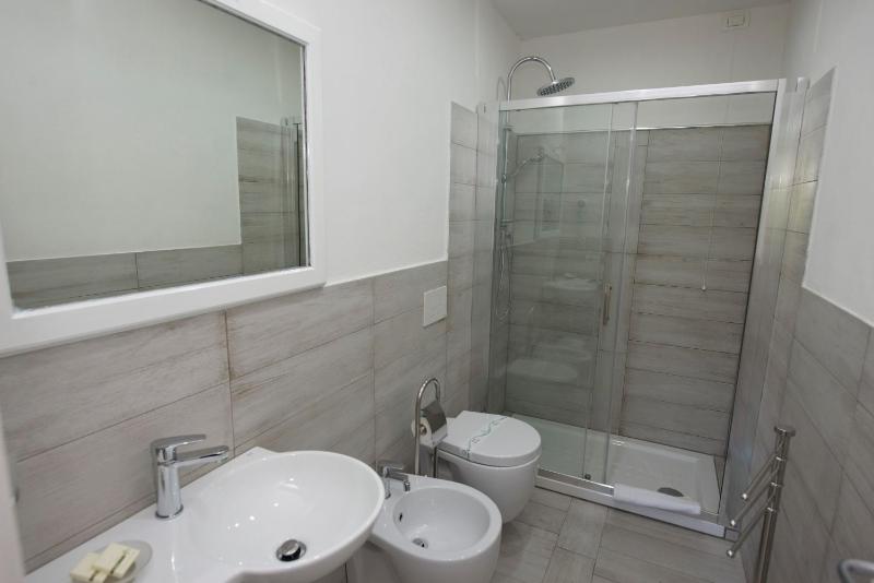 Double Room with Balcony image 4