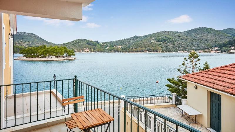 Deluxe Apartment with Sea View image 4