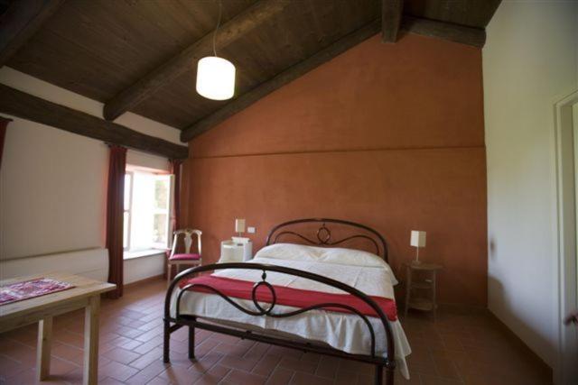 Double Room image 3