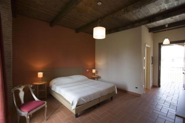 Double Room image 1