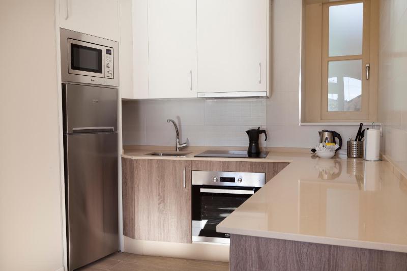 Apartamentos Pinar Málaga Centro - Carretería - image 7