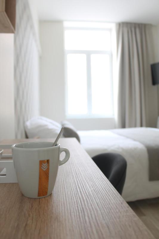 Double Room image 3