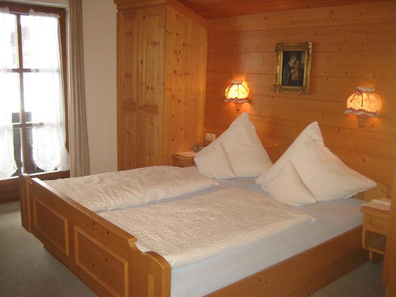 Budget Double Room image 3