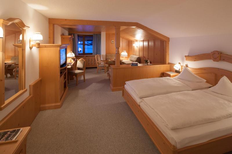 Double Room image 3