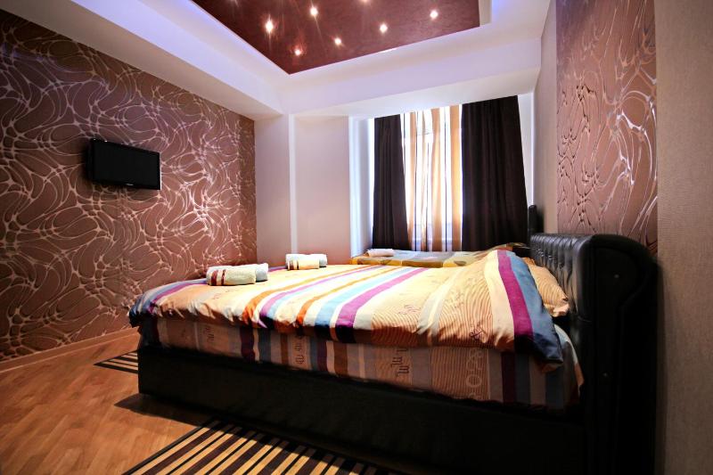 Deluxe Apartment (8 Adults) image 2