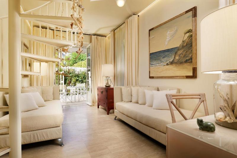 Family Suite (2 Adults + 2 Children) image 3
