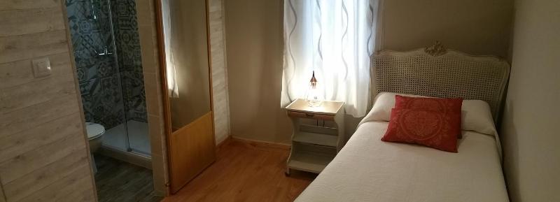 Single Room image 4