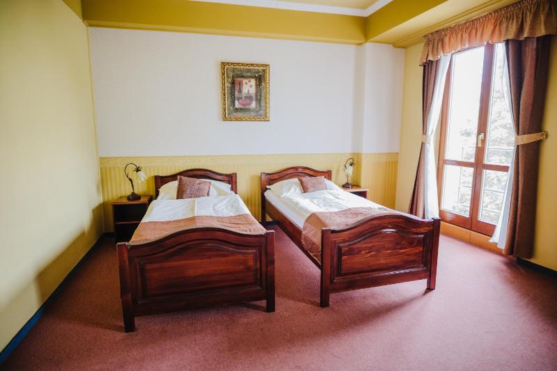 Twin Room image 1