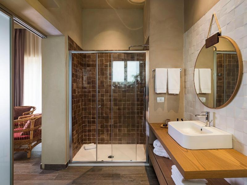 Executive Suite image 4