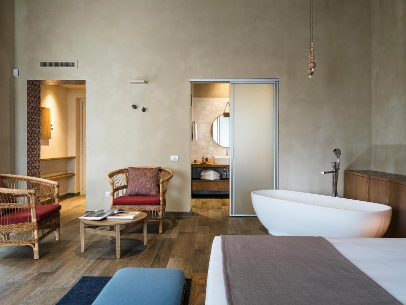 Executive Suite image 3