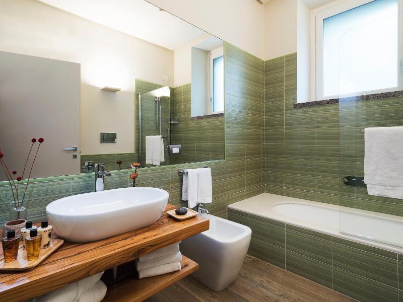 Standard Double Room image 4