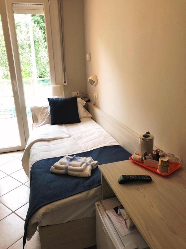 Single Room with Mountain View image 2