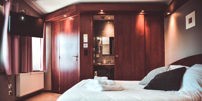 Superior Double Room image 1