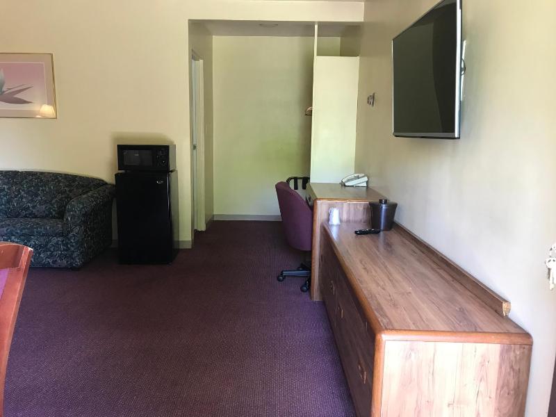 King Room - Non-Smoking image 2