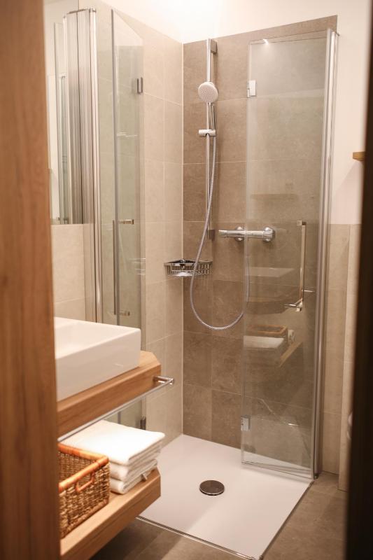 Double Room with Lake View and Balcony image 2