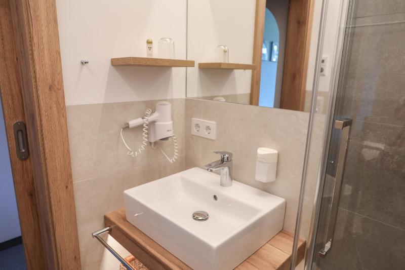 Double Room with Lake View and Balcony image 3