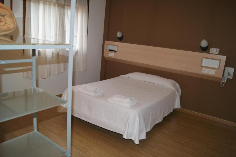 Double or Twin Room image 3