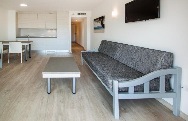  One-Bedroom Apartment with Terrace image 3