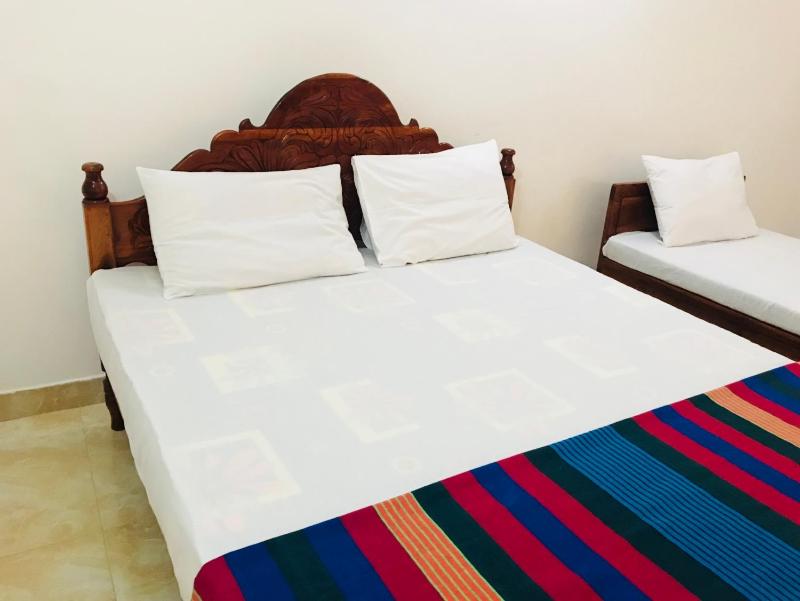 Emarald Holiday Homes - image 14
