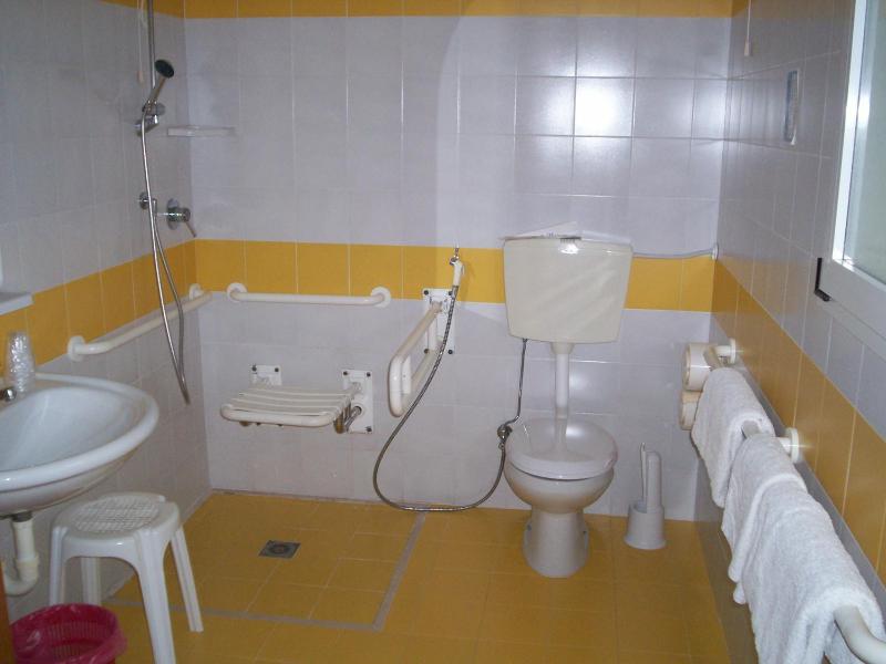 Triple Room with Balcony image 2