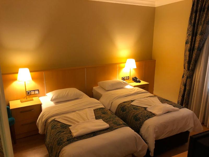 Economy Double or Twin Room image 3