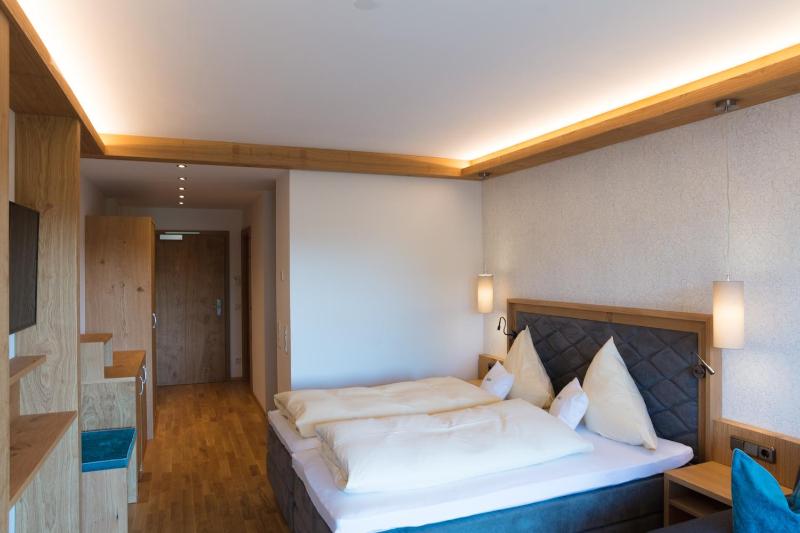 Premium Double Room with Balcony image 2