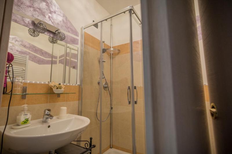 Double or Twin Room with Garden View image 3