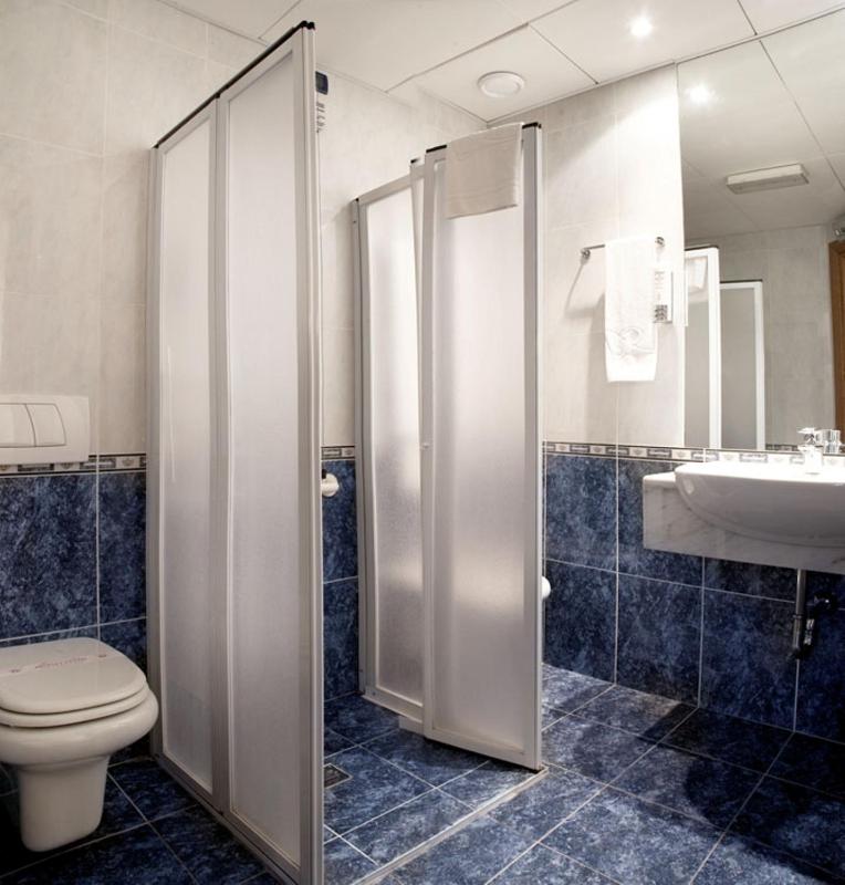 Single Room - Disability Access image 4