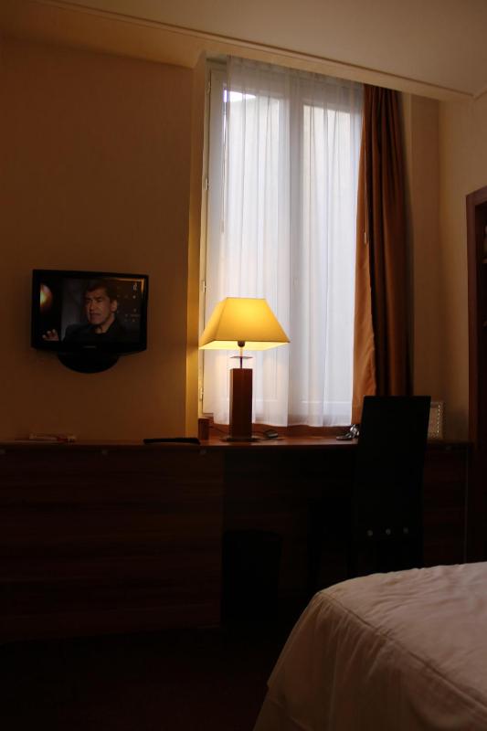 Hotel The Originals du Grand Monarque Nantes Gare - image 2