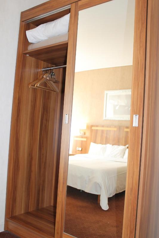 Comfort Double Room image 4