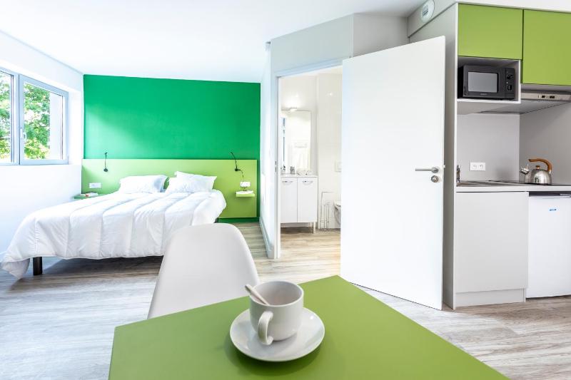 Studio with Double Bed image 2
