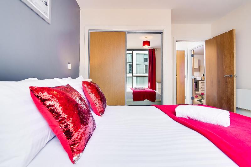 AJY Birmingham City Centre Viva Apartment - image 9