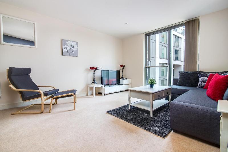 AJY Birmingham City Centre Viva Apartment - image 14