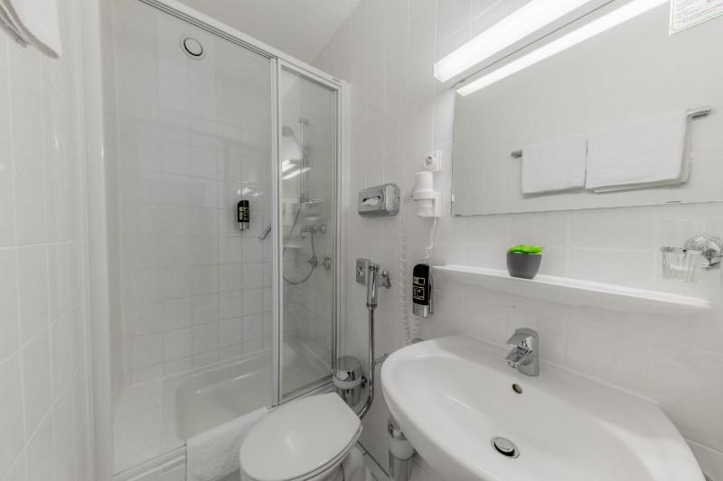 Triple Room image 2