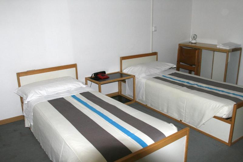 Double or Twin Room image 2