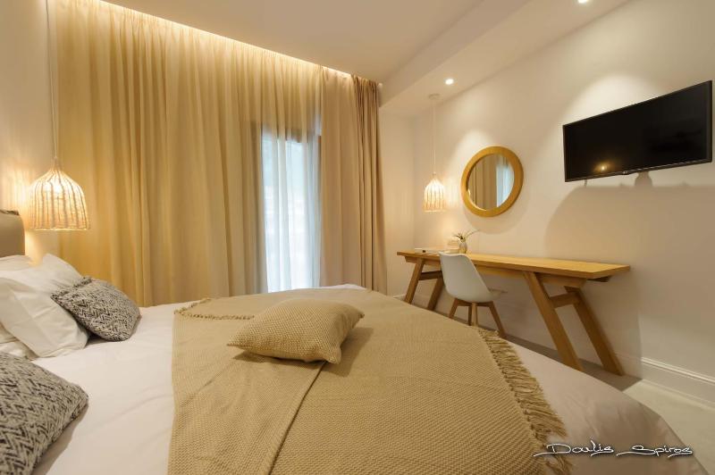 Standard Double or Twin Room image 4